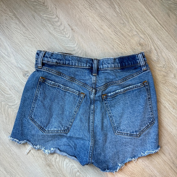 Lot of four pairs of women's Abercrombie shorts, size 28/29 - Picture 3 of 12